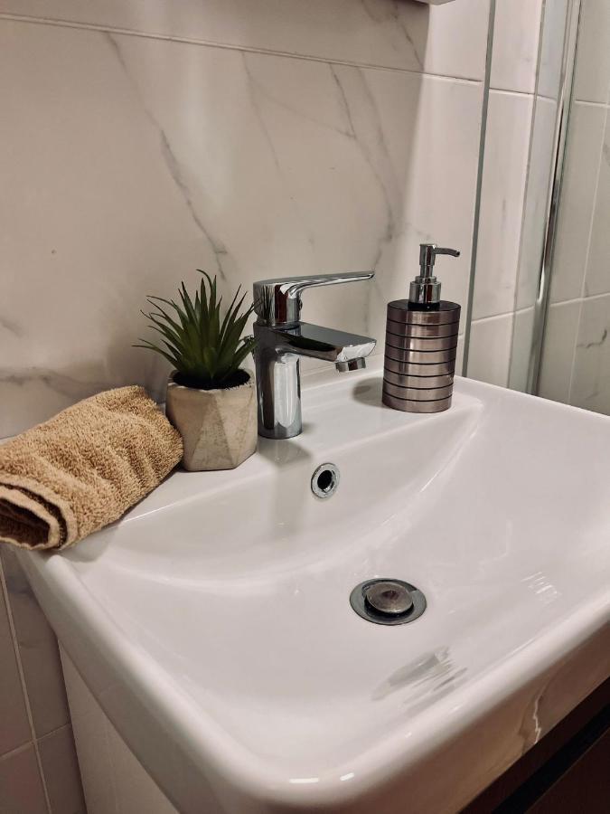 Dani Lux Belgrade Center Studio Apartment Luaran gambar